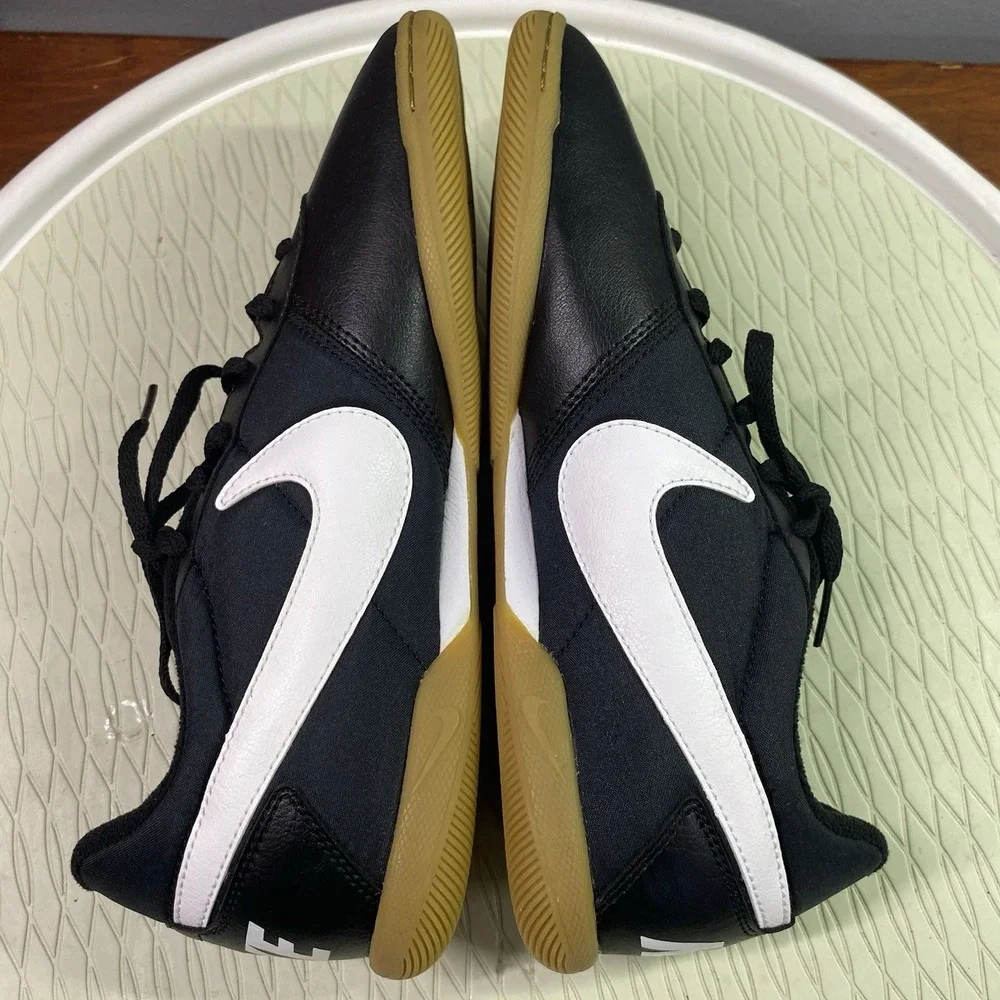 Nike Davinho Mens Soccer Sneakers Shoes Black&White Style 580452-010‎ Sz.8 NWB